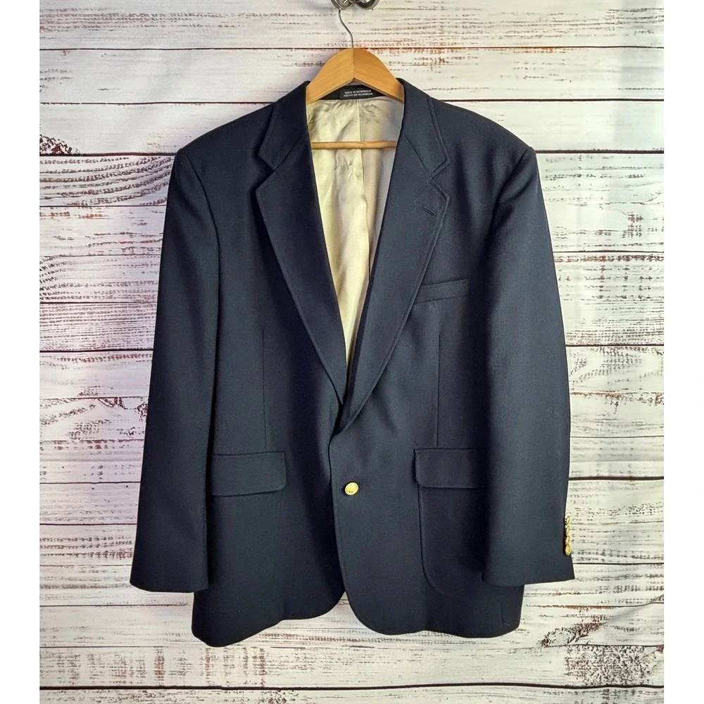 Vintage Navy Blue Blazer 44R Worsted Wool Blend Gold Crest Buttons Preppy Ivy